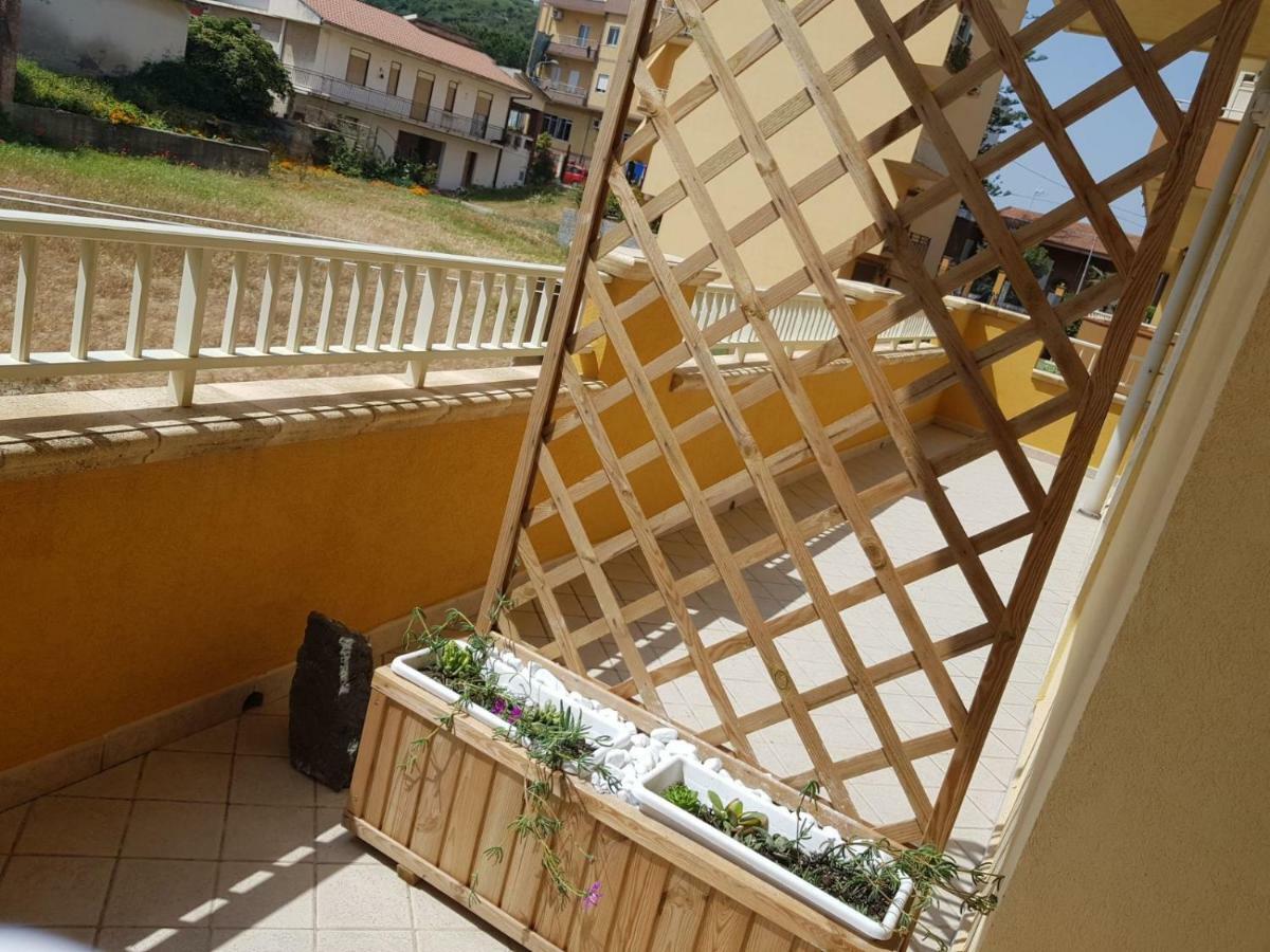 Apartmán Relax Due Passi Dal Mare Spadafora Exteriér fotografie